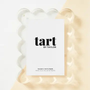 Scallop Clear Acrylic Picture Frame