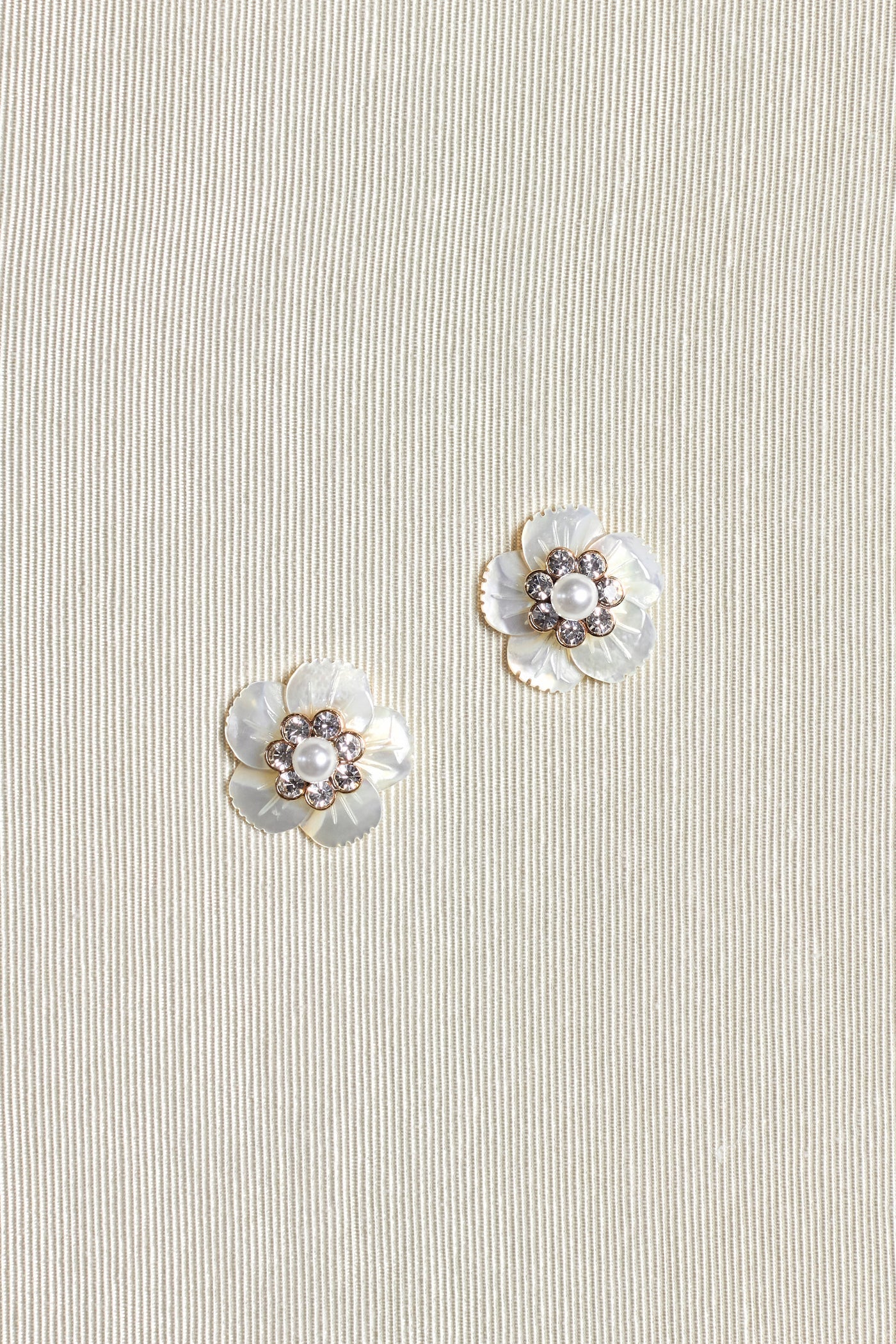 The Mini Olivia in Gold Earrings